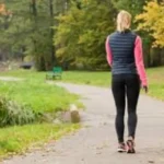 Camminare 30 minuti al giorno: i benefici sorprendenti